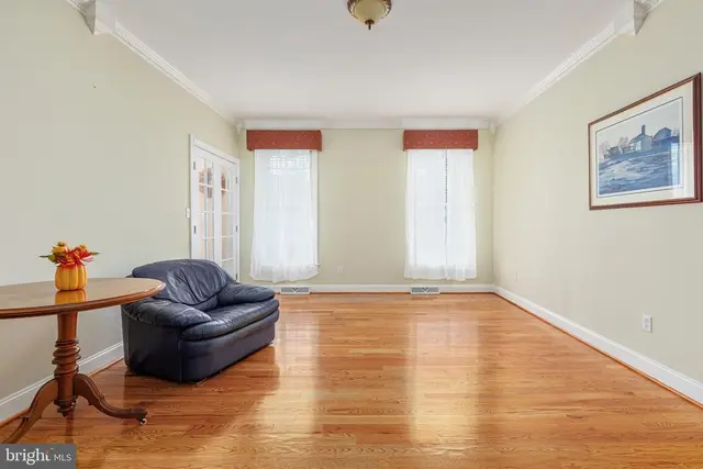 1030 Breckinridge Ln photo 18