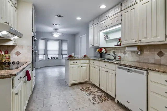 8951 Hialeah Cir N photo 12