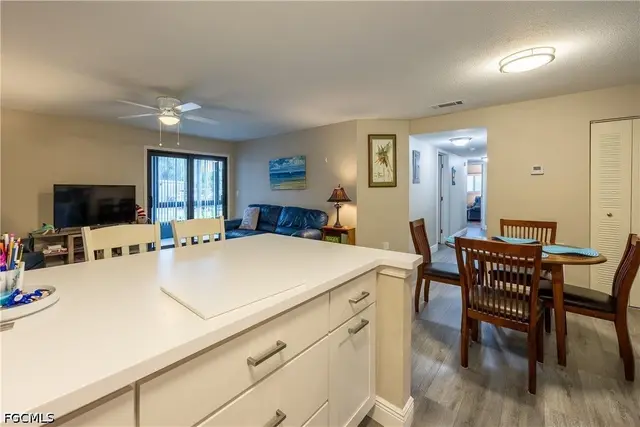 17426 Birchwood Ln APT 1 photo 11