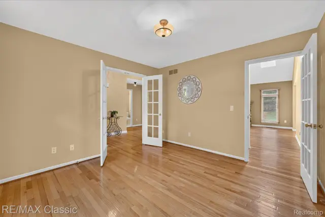 6280 Whispering Meadows Dr photo 11