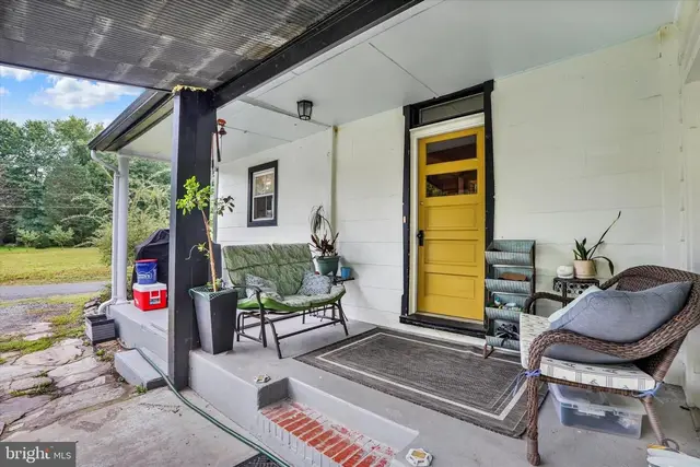410 Mill St photo 7