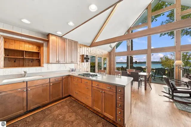 1119 E South Shore Dr photo 16