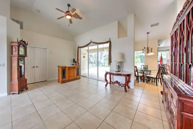 2108 Winding Creek Lane photo 9