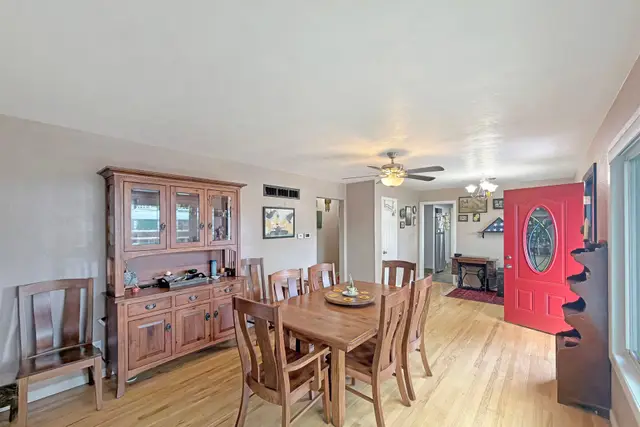 2892 Victoria Dr photo 5