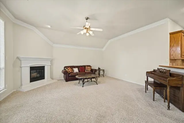 1403 Lowes Farm Pkwy photo 15