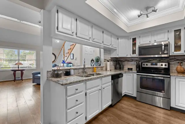 6678 Henschen Cir photo 8