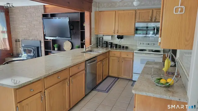 114 Murlyn Road photo 9