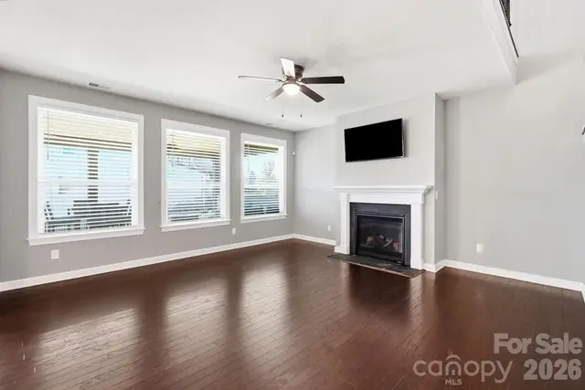 10125 Castlebrooke Dr photo 9
