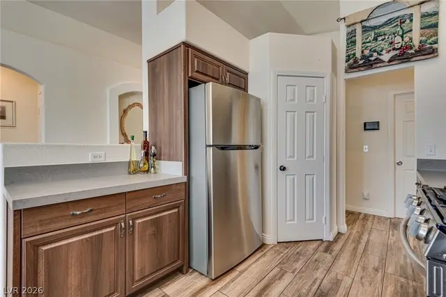 7229 Chic Ave photo 10