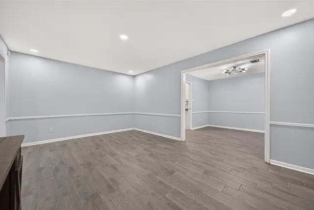 8215 Schaffer Ln photo 9
