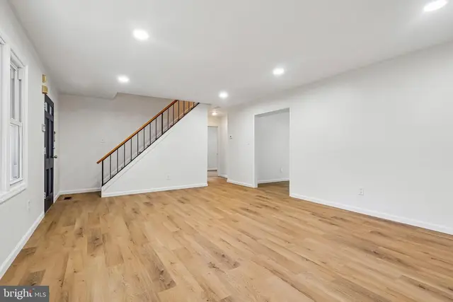 86 E River Dr photo 9