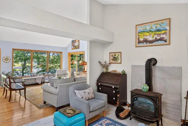 14 Ellen Lane photo 18