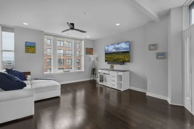 145 N High St APT 800 photo 10