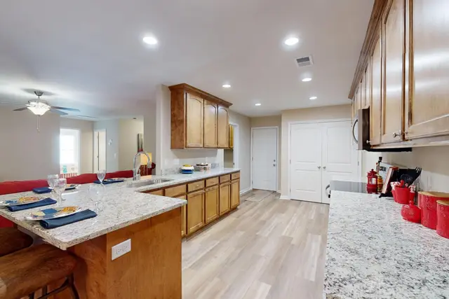 54 Lexington Ct photo 11