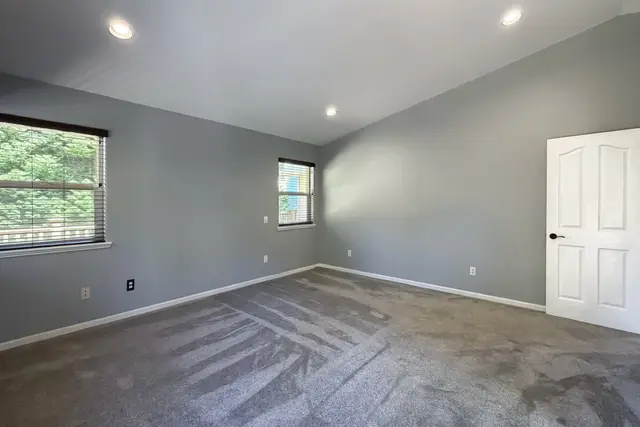 912 Easy St photo 18