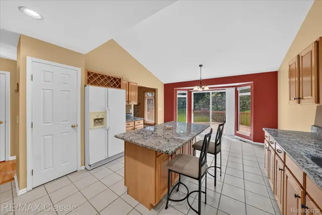 6280 Whispering Meadows Dr photo 14