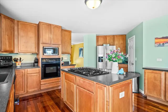 634 Homestead Ct photo 9