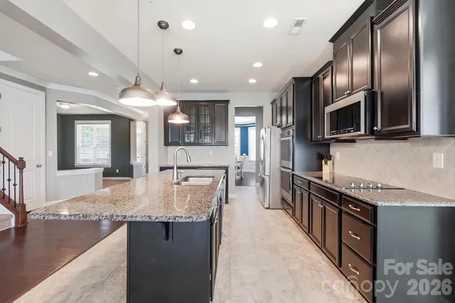 10125 Castlebrooke Dr photo 20