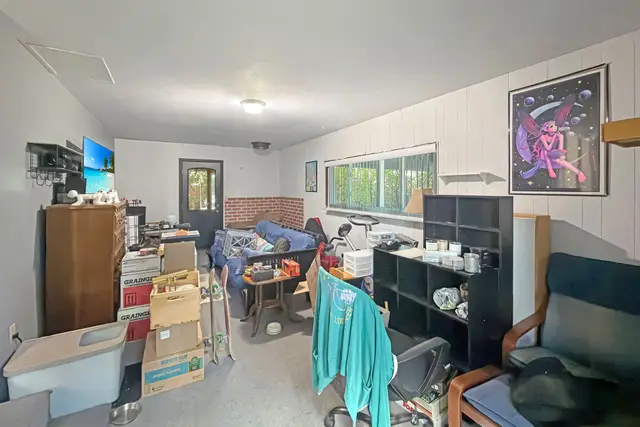 2892 Victoria Dr photo 20