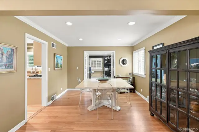 5523 Crabtree Rd photo 7