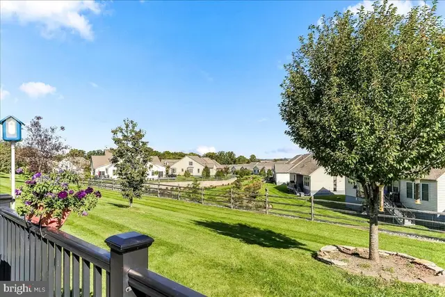 201 Honeycroft Blvd photo 10
