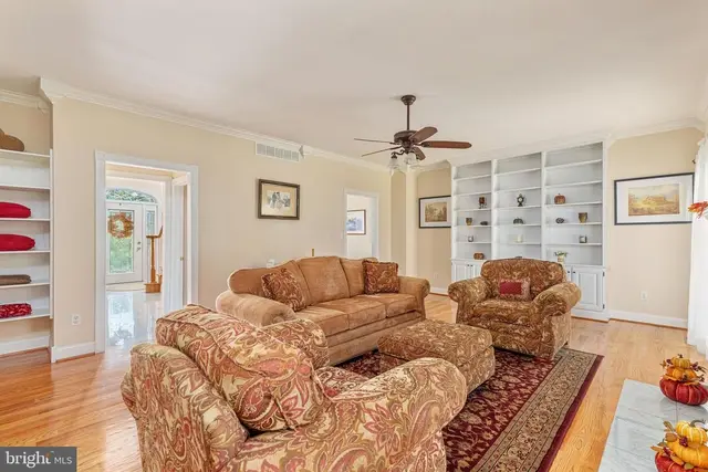 1030 Breckinridge Ln photo 14