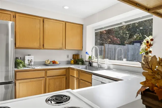 19041 SE 271st Place photo 11