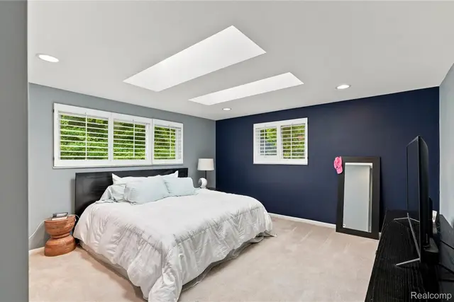 5523 Crabtree Rd photo 13