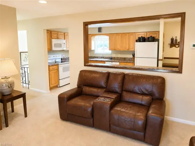 14598 S. Gateway Drive North Royalton photo 5