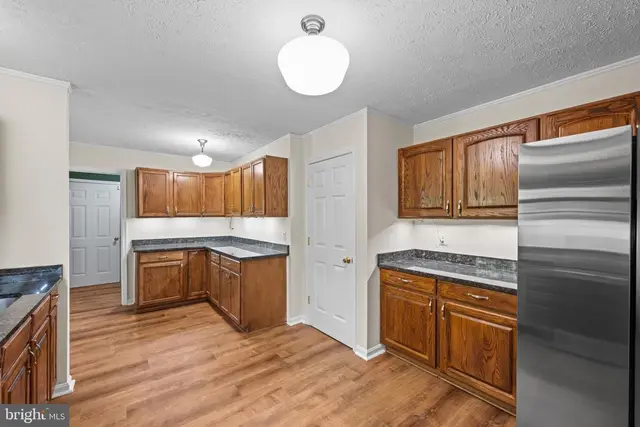 15950 Crowfoot Ct photo 7