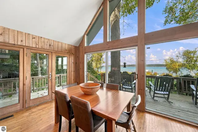 1119 E South Shore Dr photo 19