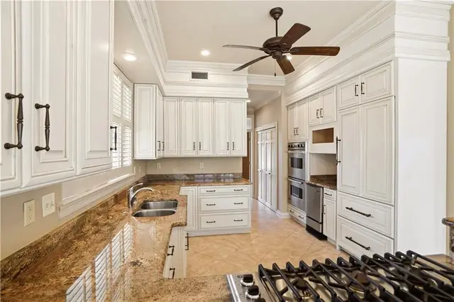 43 Chateau Rothchild Dr photo 15