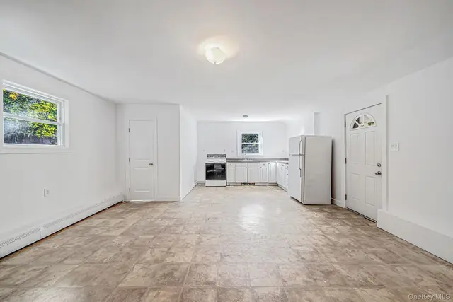 1041 Joselson Avenue photo 17