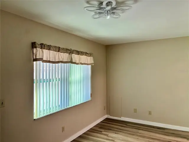 889 SKY LOCH DRIVE S photo 19