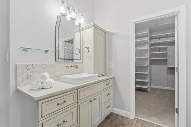 2040 shallowford park manor photo 12