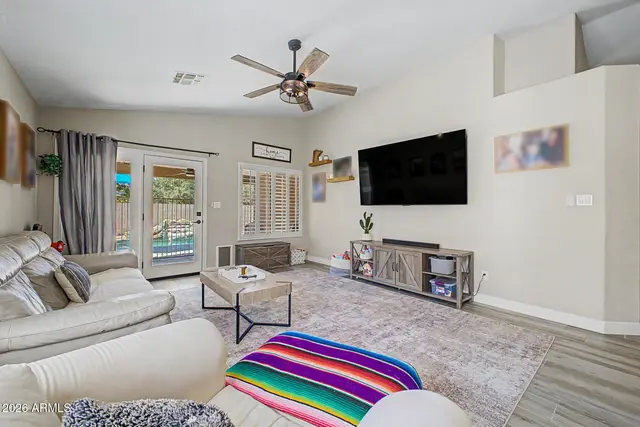 8812 W ADAM Avenue photo 11