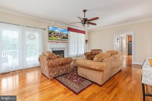 1030 Breckinridge Ln photo 11