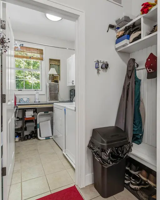 1130 Fallbrook photo 19