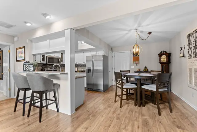 6678 Henschen Cir photo 7