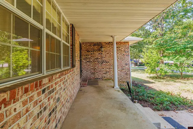 120 Kingsway Cir photo 17