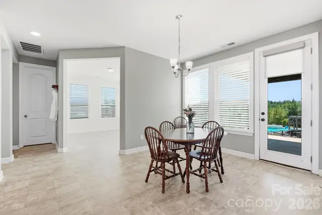 10125 Castlebrooke Dr photo 16