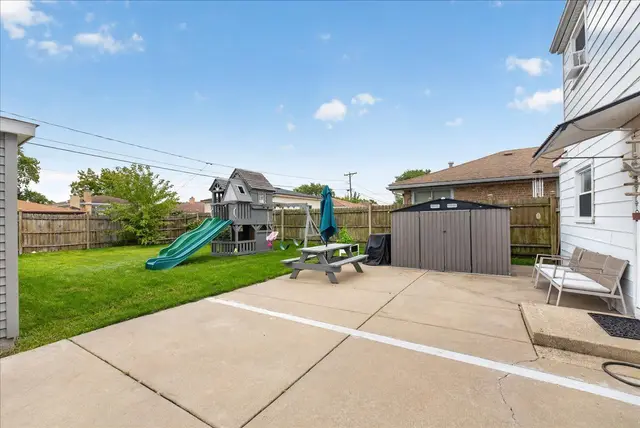 8001 Neenah Ave photo 20