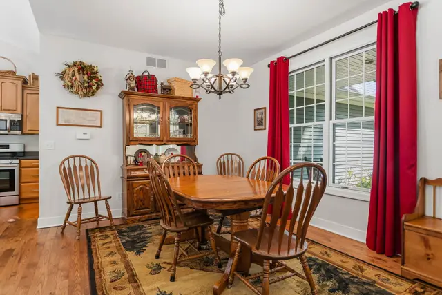1130 Fallbrook photo 18