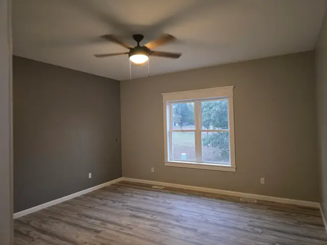 777 Maggie Cir photo 9