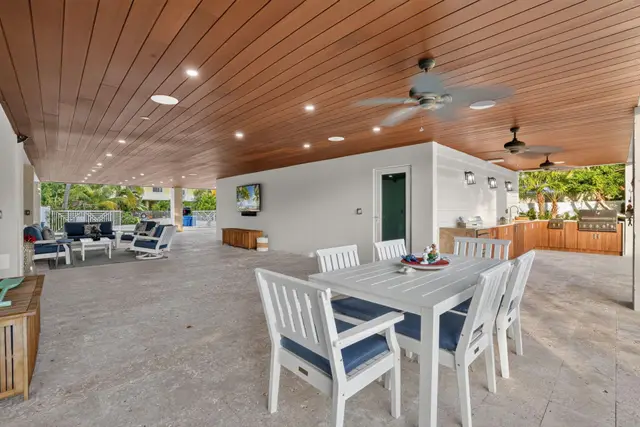328 S Coconut Palm Blvd photo 20