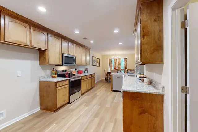 54 Lexington Ct photo 14