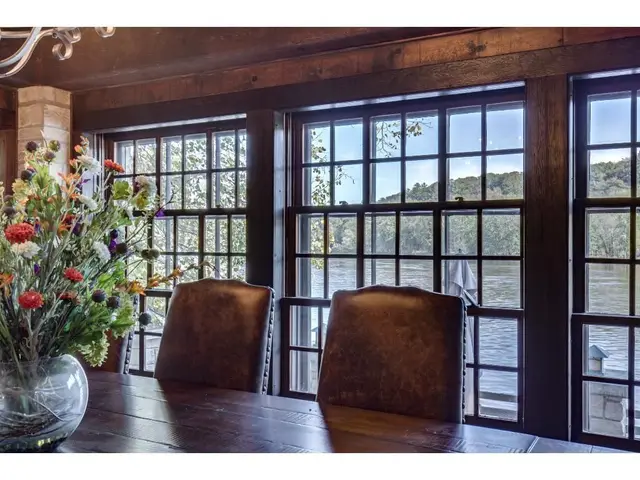 801 Pine Cone Trl N photo 6