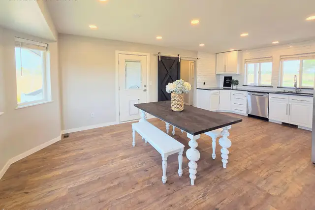 1253 Lucy Ln photo 12