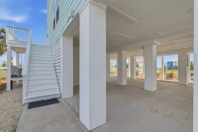 105 Circle Dr photo 5
