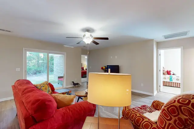 54 Lexington Ct photo 5